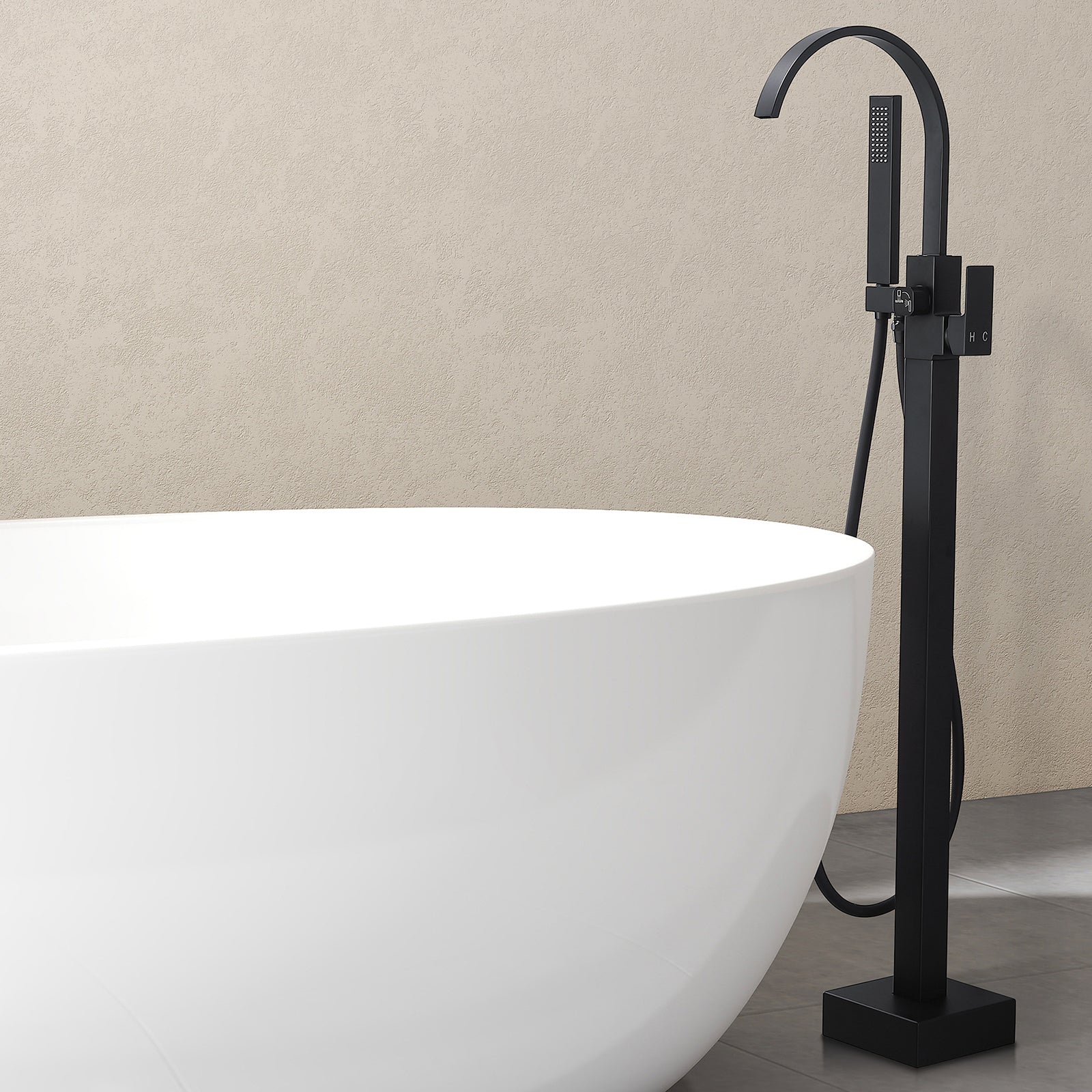 Homelody Mitigeur de Baignoire sur Pied Noir en Laiton, Bec Cascade Pivotant 360°, Double Sortie (Bec + Douchette), Mitigeur Monocommande Réglable