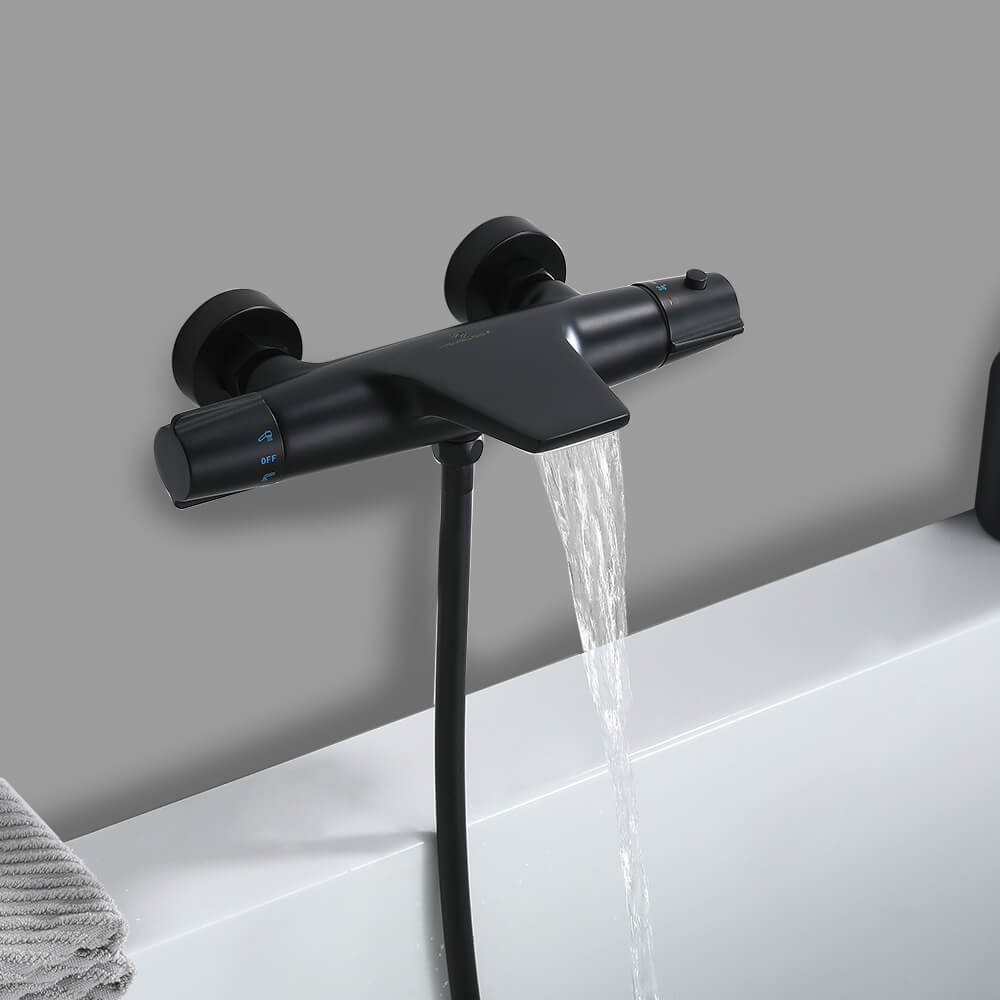 Mitigeur thermostatique baignoire douche noir mat avec cascade bec